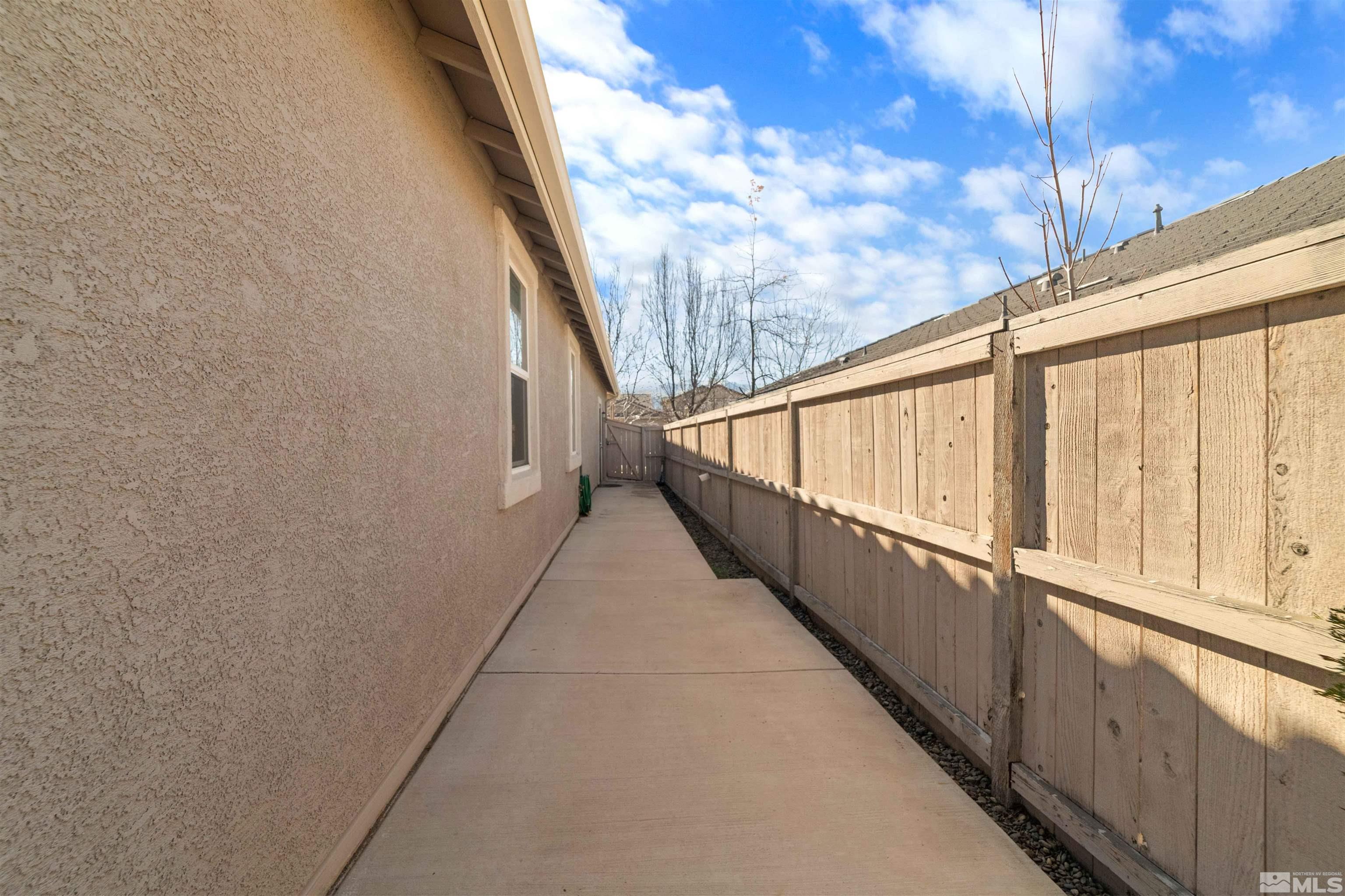 10790 Cedar Rock Drive Reno, NV 89521 - Photo 29 of 34 a view of balcony