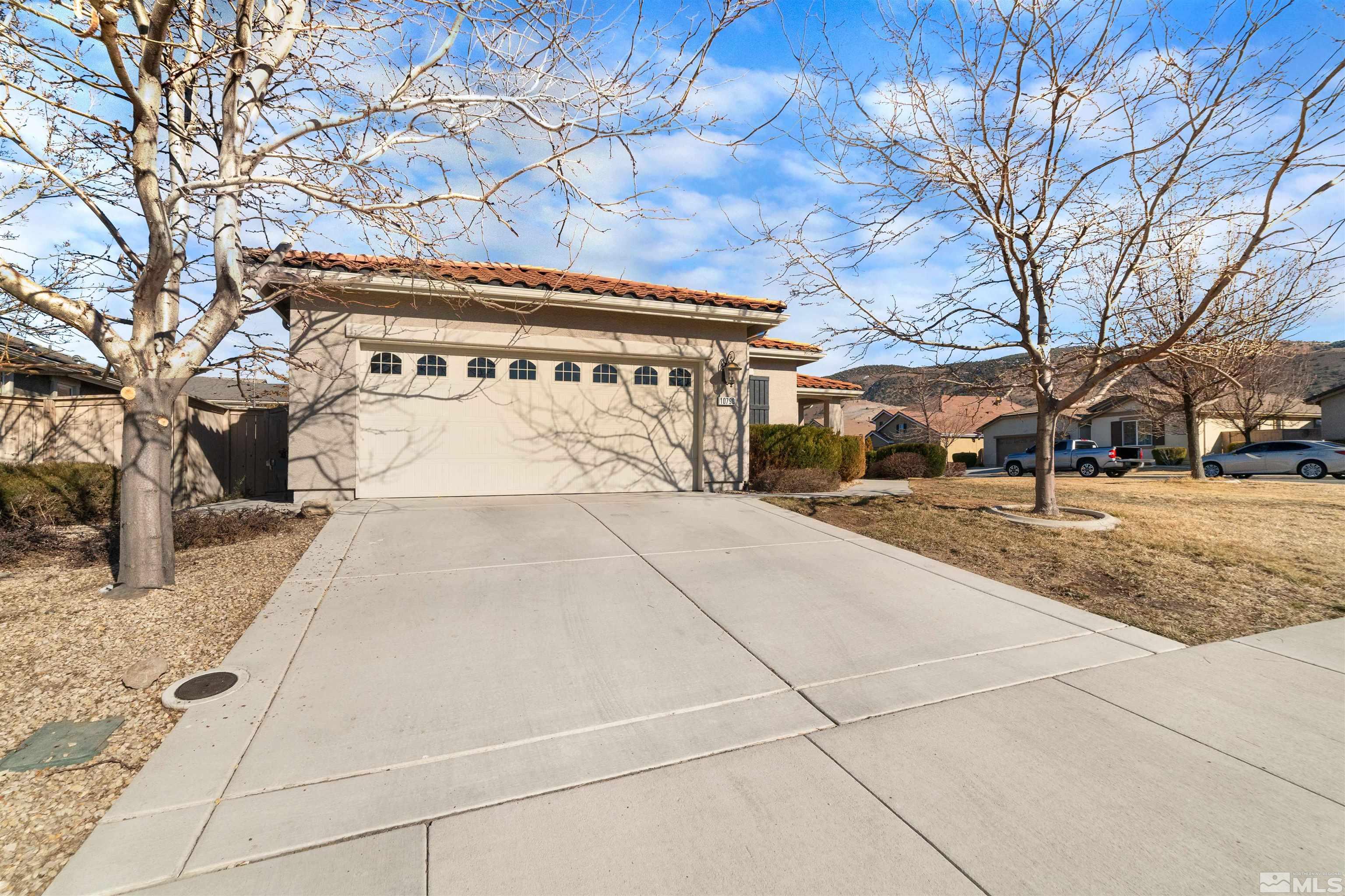 10790 Cedar Rock Drive Reno, NV 89521 - Photo 3 of 34