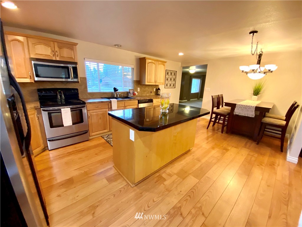 3070 Pershing Way Longview, WA 98632 - Photo 9 of 31 Gallery Image 9