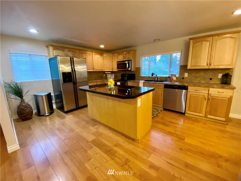 3070 Pershing Way Longview, WA 98632 - Photo 10 of 31 Gallery Image 10