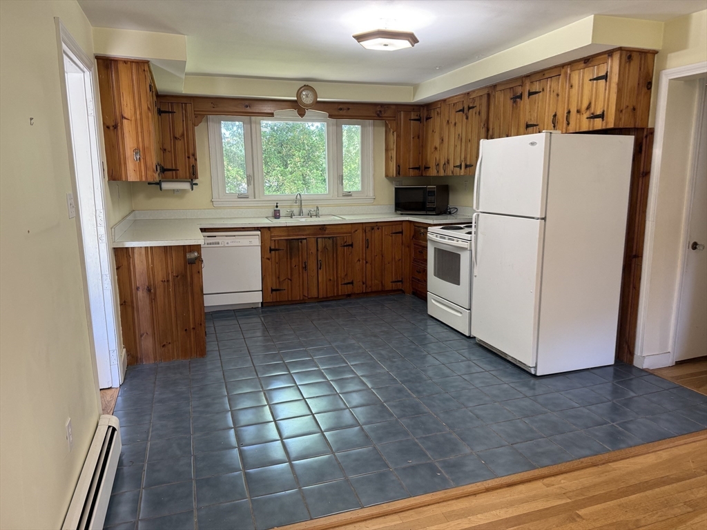 50 Edgewood Road Shrewsbury, MA 01545 - Photo 10 of 33