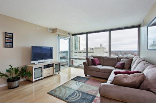 800 Elgin Road, Unit 1310 Evanston, IL 60201 - Photo 3 of 9