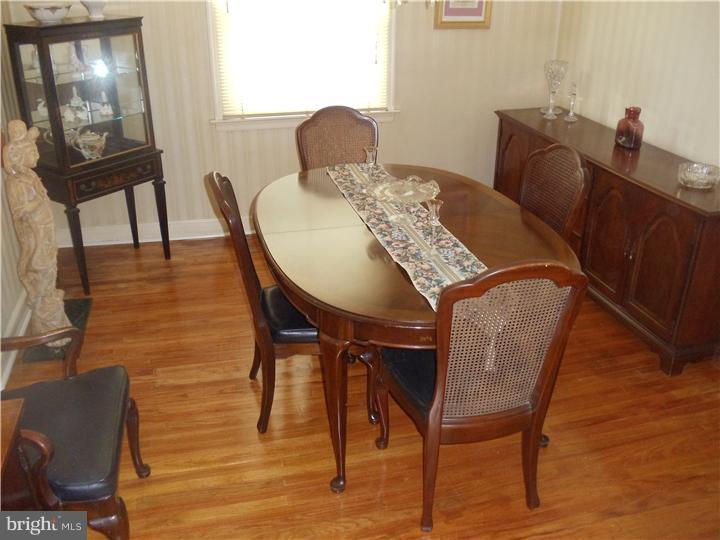 122 Dewey Road Cheltenham, PA 19012 - Photo 11 of 25 Gallery Image 11