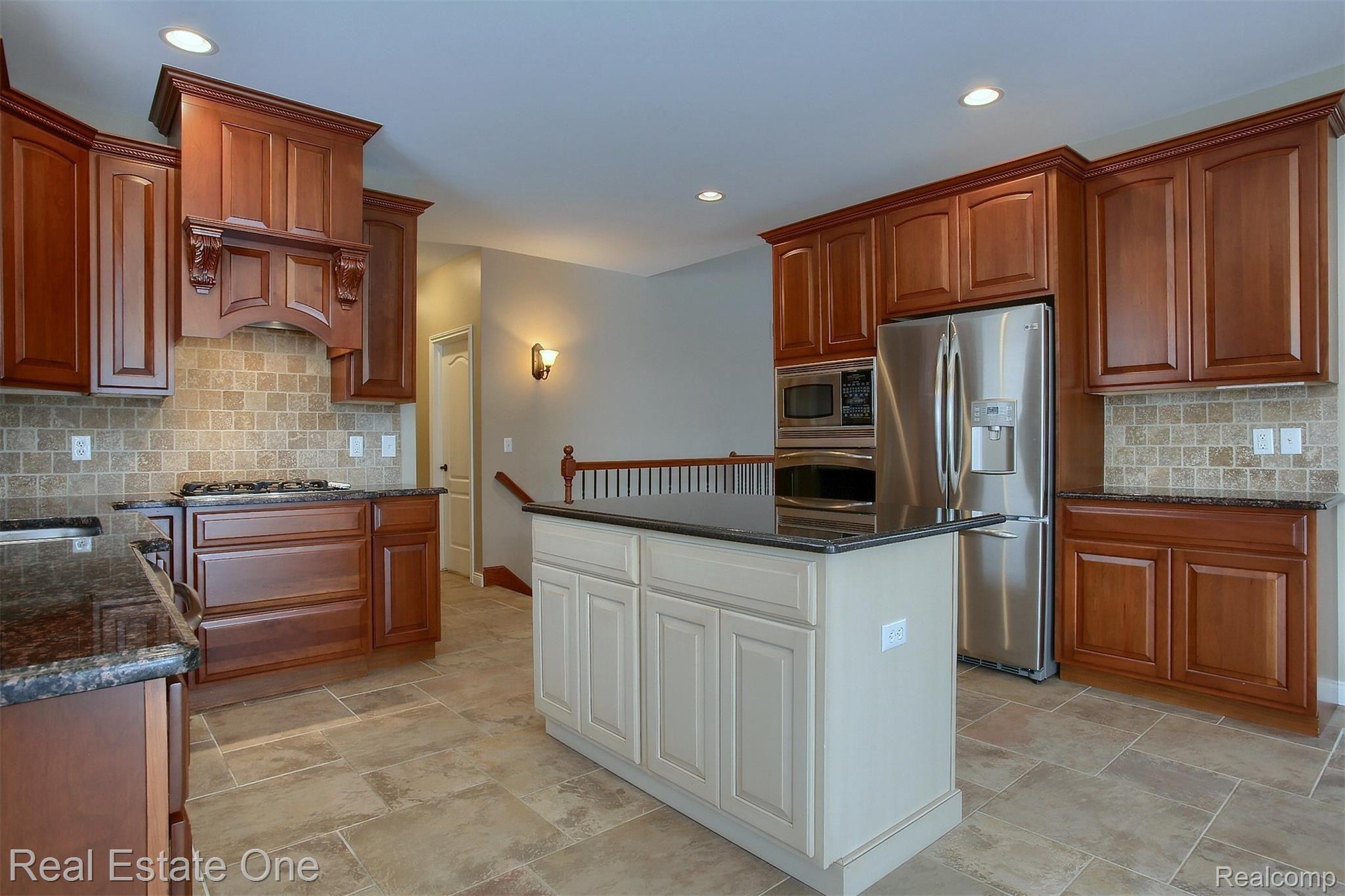 7348 Georgetown North Washington, MI 48095 - Photo 6 of 27 7-Kitchen.jpg