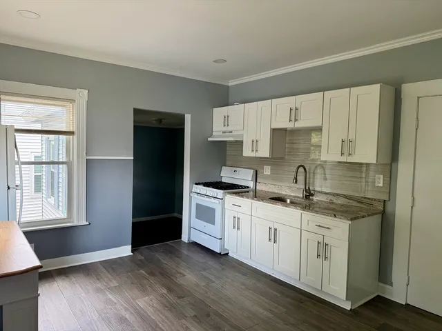 $2,200 | 15 Church Avenue, Unit 4, Woburn, MA 01801