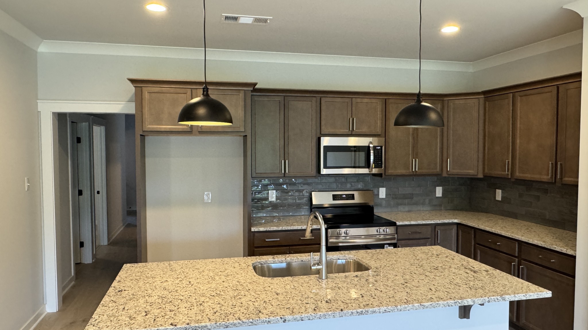 492 West Foxrun Springfield, TN 37172 - Photo 3 of 19