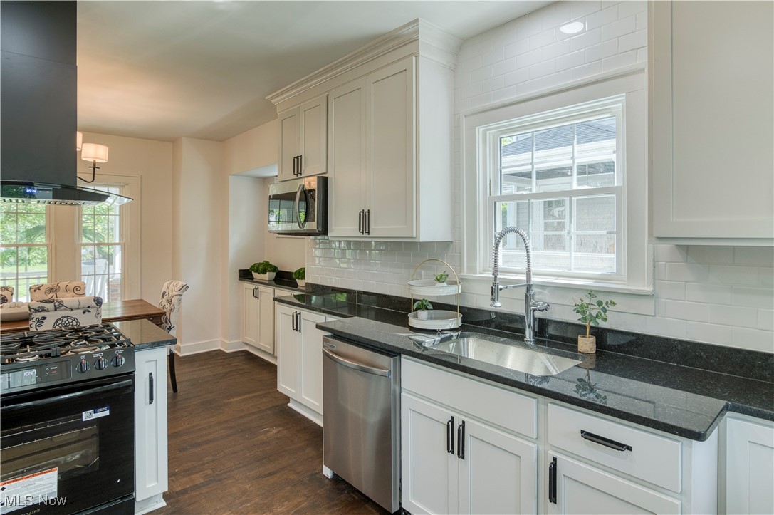 3302 Ormond Road Cleveland, OH 44118 - Photo 14 of 34 Gallery Image 14