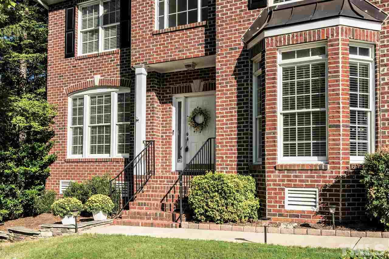 207 Chiselhurst Way Cary, NC 27513 - Photo 2 of 30 Gallery Image 2