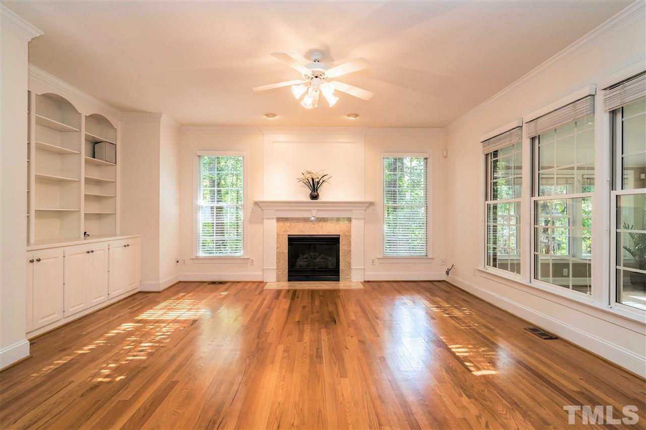 207 Chiselhurst Way Cary, NC 27513 - Photo 5 of 30 Gallery Image 5