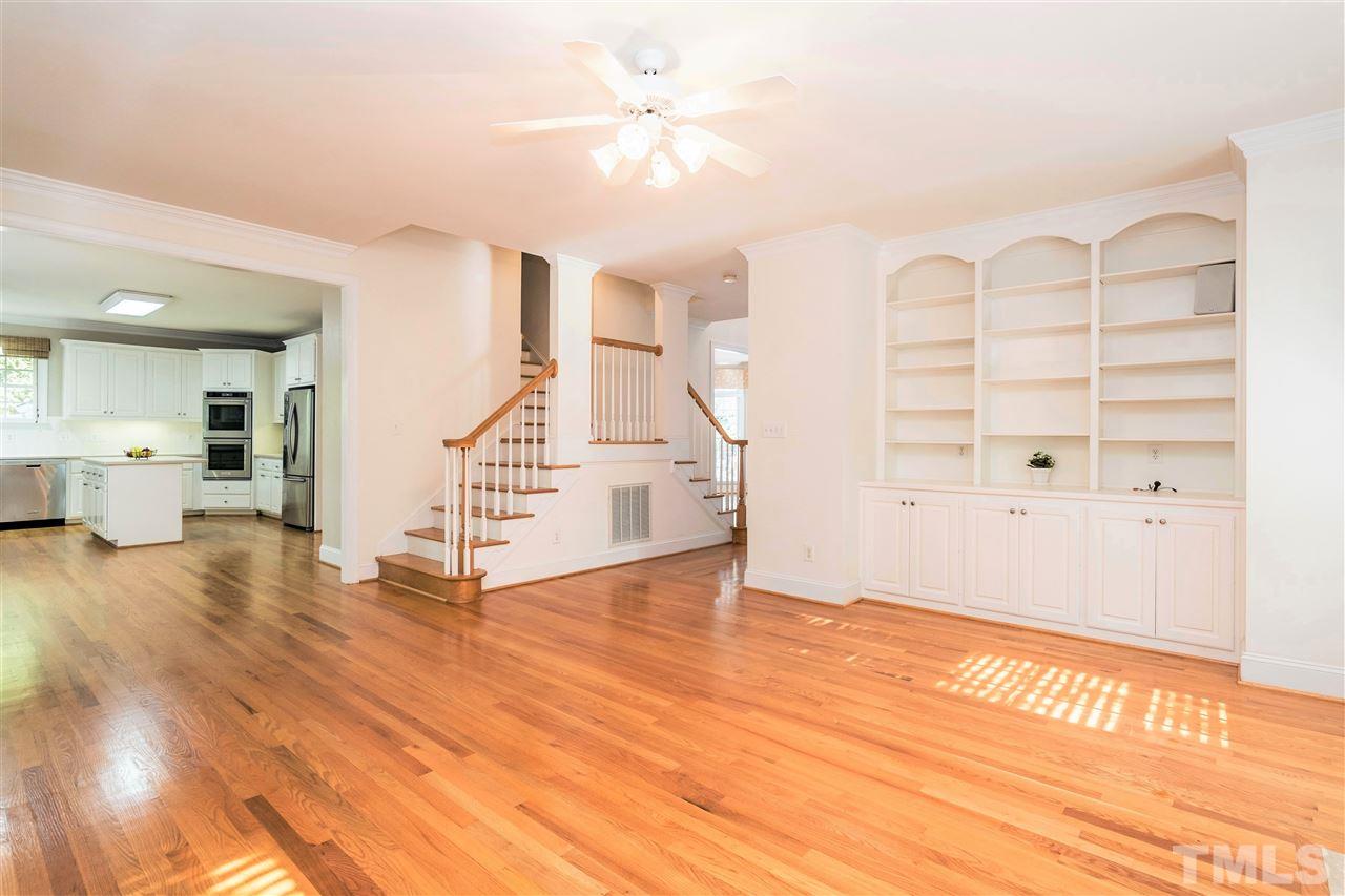 207 Chiselhurst Way Cary, NC 27513 - Photo 6 of 30 Gallery Image 6