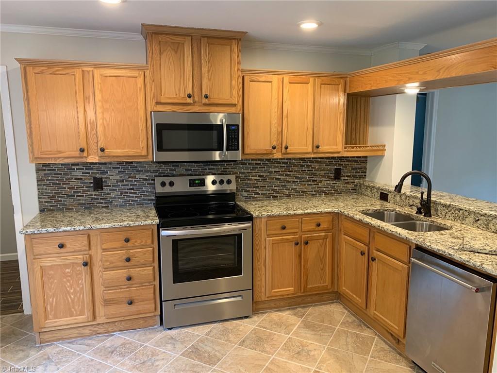 212 North Edgewood Road Eden, NC 27288 - Photo 5 of 25 Gallery Image 5