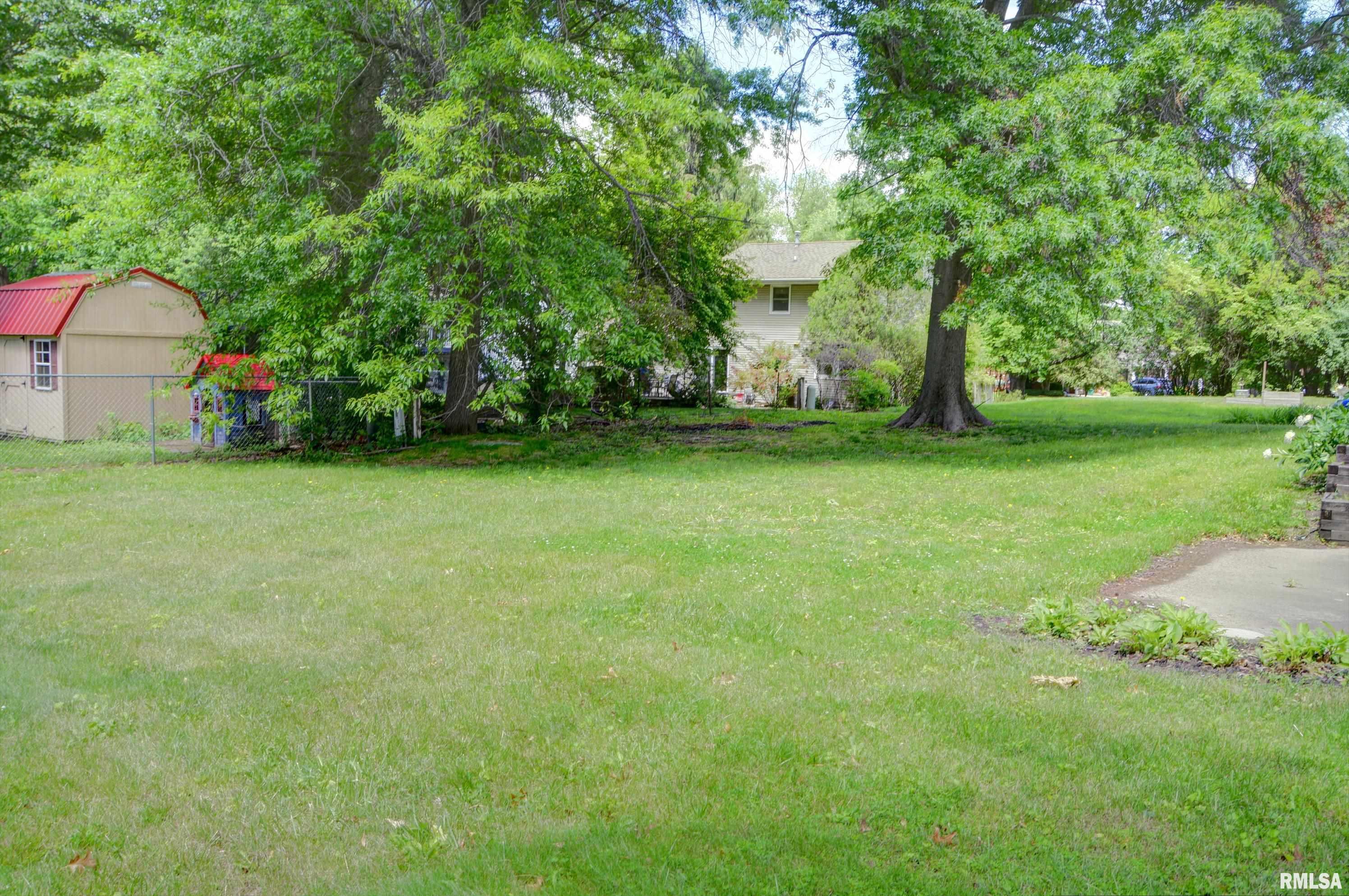 807 Meadow Drive Macomb, IL 61455 - Photo 23 of 24