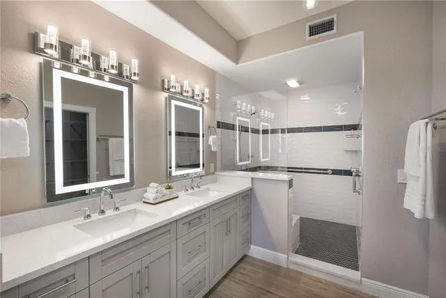 $689,000 | 157 Tampa Avenue East, Unit 706, Venice, FL 34285