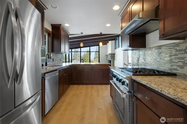 $749,950 | 8726 South Fruitland, Puyallup, WA 98371