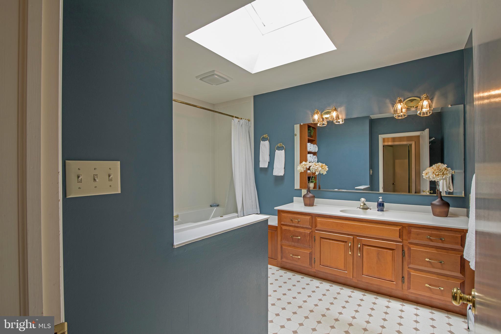 4043 Applebutter Road Perkasie, PA 18944 - Photo 19 of 23 2nd Floor Bathroom