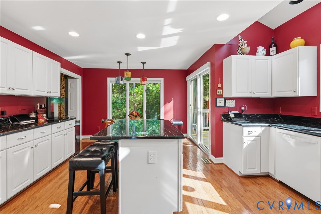 3137 Stony Point Road, Unit D Richmond, VA 23235 - Photo 15 of 31 Vaulted ceiling over the kitchen sink area has sky
