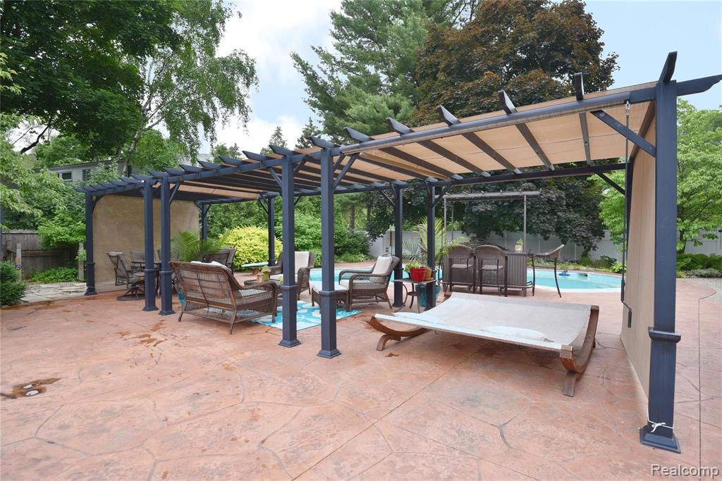 6937 Beach Road Troy, MI 48098 - Photo 4 of 39