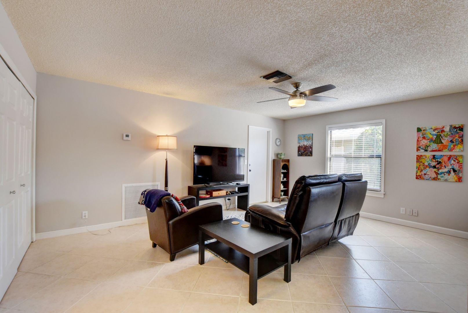17285 Lake Park Road Boca Raton, FL 33487 - Photo 11 of 40 Family Room