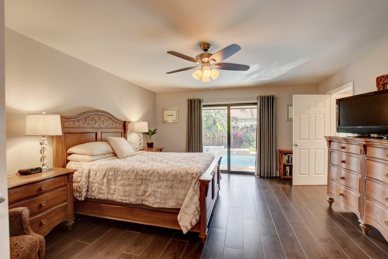 17285 Lake Park Road Boca Raton, FL 33487 - Photo 21 of 40 Master Bedroom