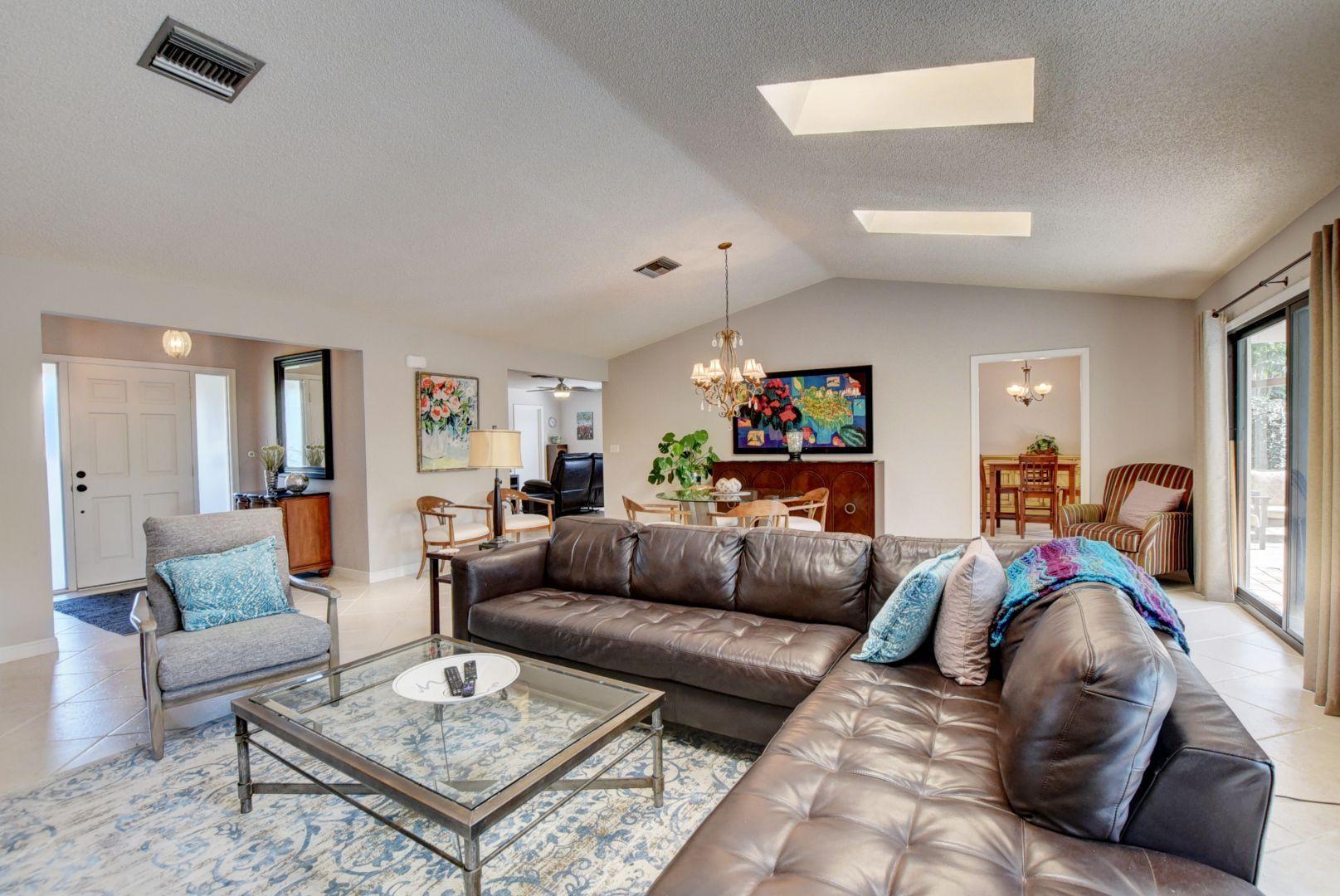 17285 Lake Park Road Boca Raton, FL 33487 - Photo 10 of 40 Great Room