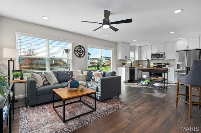 $338,010 | 44 Integrity Court, Lake St. Louis, MO 63367