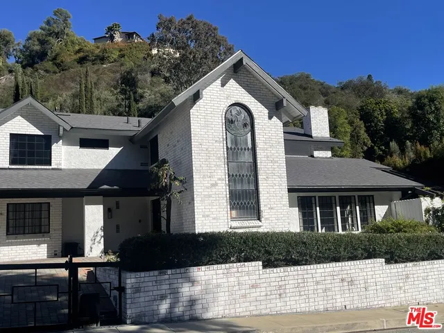 $3,995,000 | 1060 Chantilly Road, Los Angeles, CA 90077