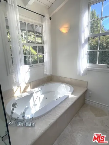 $3,995,000 | 1060 Chantilly Road, Los Angeles, CA 90077