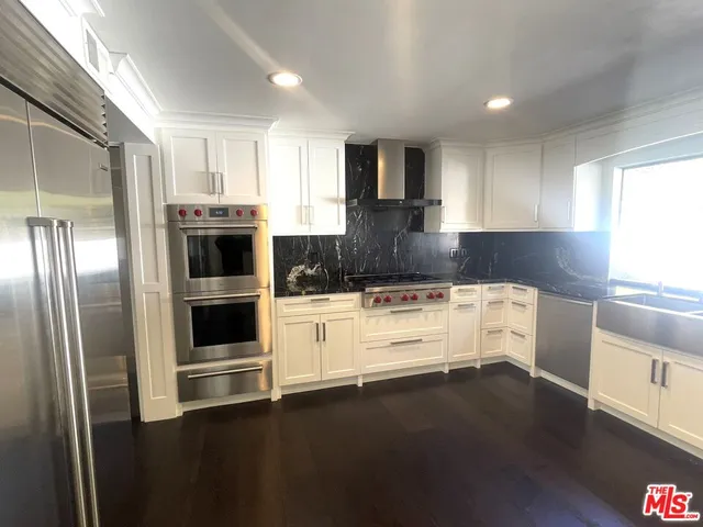 $3,995,000 | 1060 Chantilly Road, Los Angeles, CA 90077