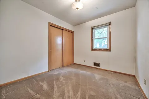 $220,000 | 808 North Apache Drive, Independence, MO 64056