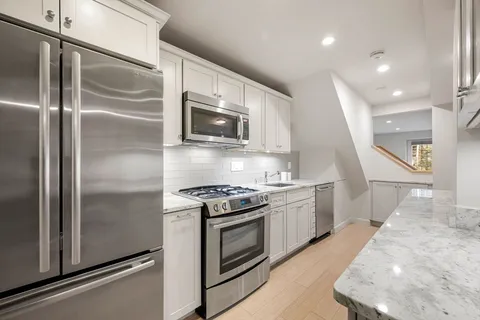 $1,499,000 | 12 Concord Square, Unit 1, Boston, MA 02118