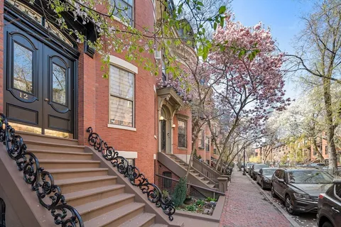 $1,499,000 | 12 Concord Square, Unit 1, Boston, MA 02118