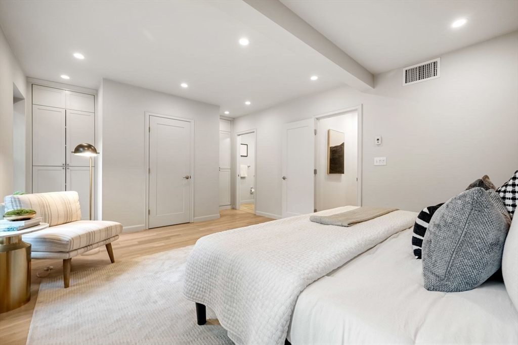 12 Concord Square, Unit 1 Boston, MA 02118 - Photo 22 of 33