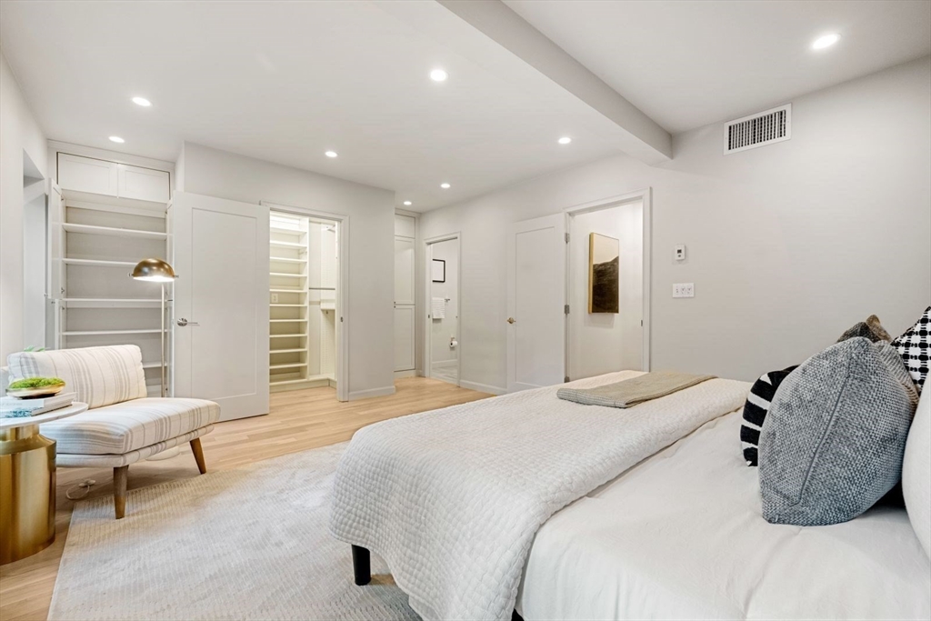 12 Concord Square, Unit 1 Boston, MA 02118 - Photo 23 of 33