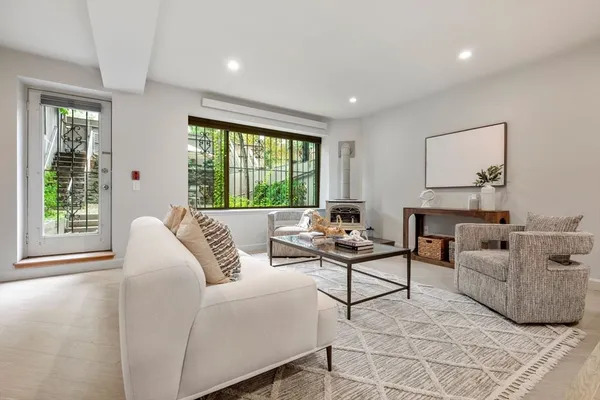 $1,470,000 | 12 Concord Square, Unit 1, Boston, MA 02118