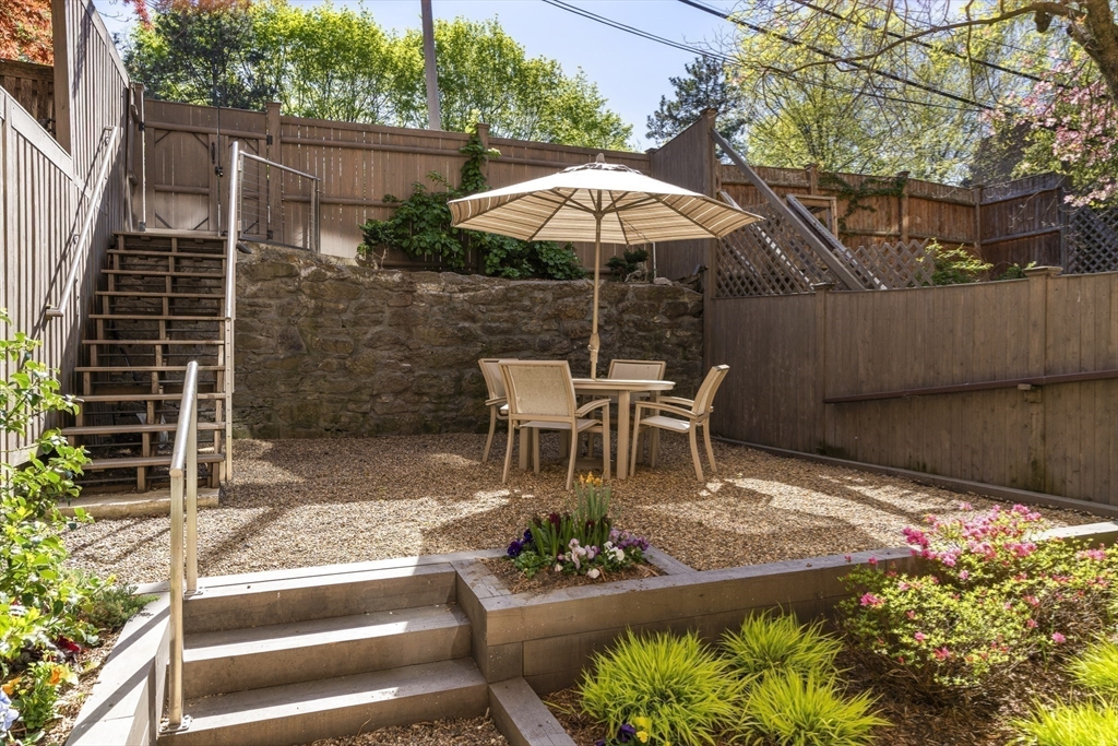 12 Concord Square, Unit 1 Boston, MA 02118 - Photo 6 of 33