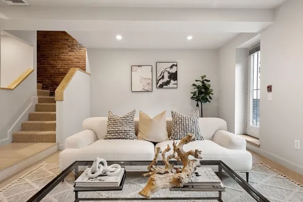 $1,470,000 | 12 Concord Square, Unit 1, Boston, MA 02118