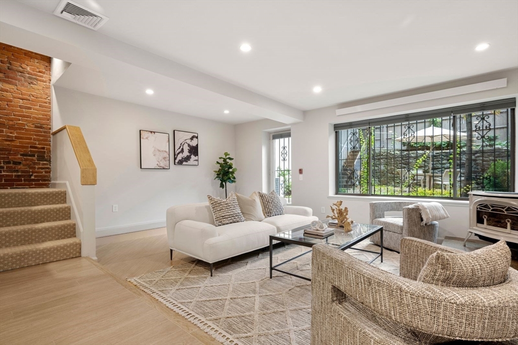 12 Concord Square, Unit 1 Boston, MA 02118 - Photo 9 of 33