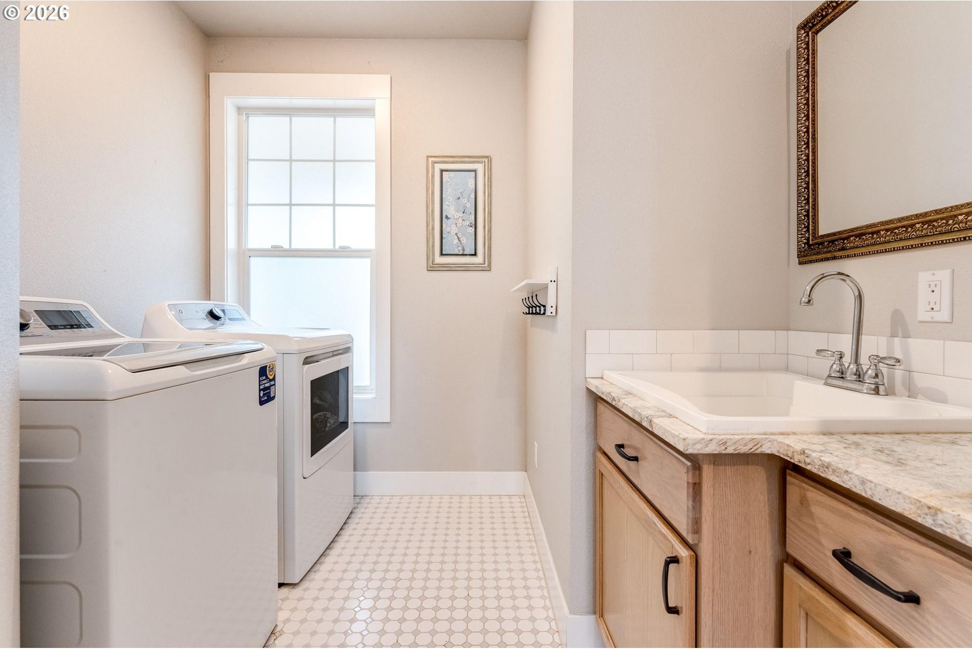 701 Northwest 184th Street Ridgefield, WA 98642 - Photo 22 of 48 Laundry