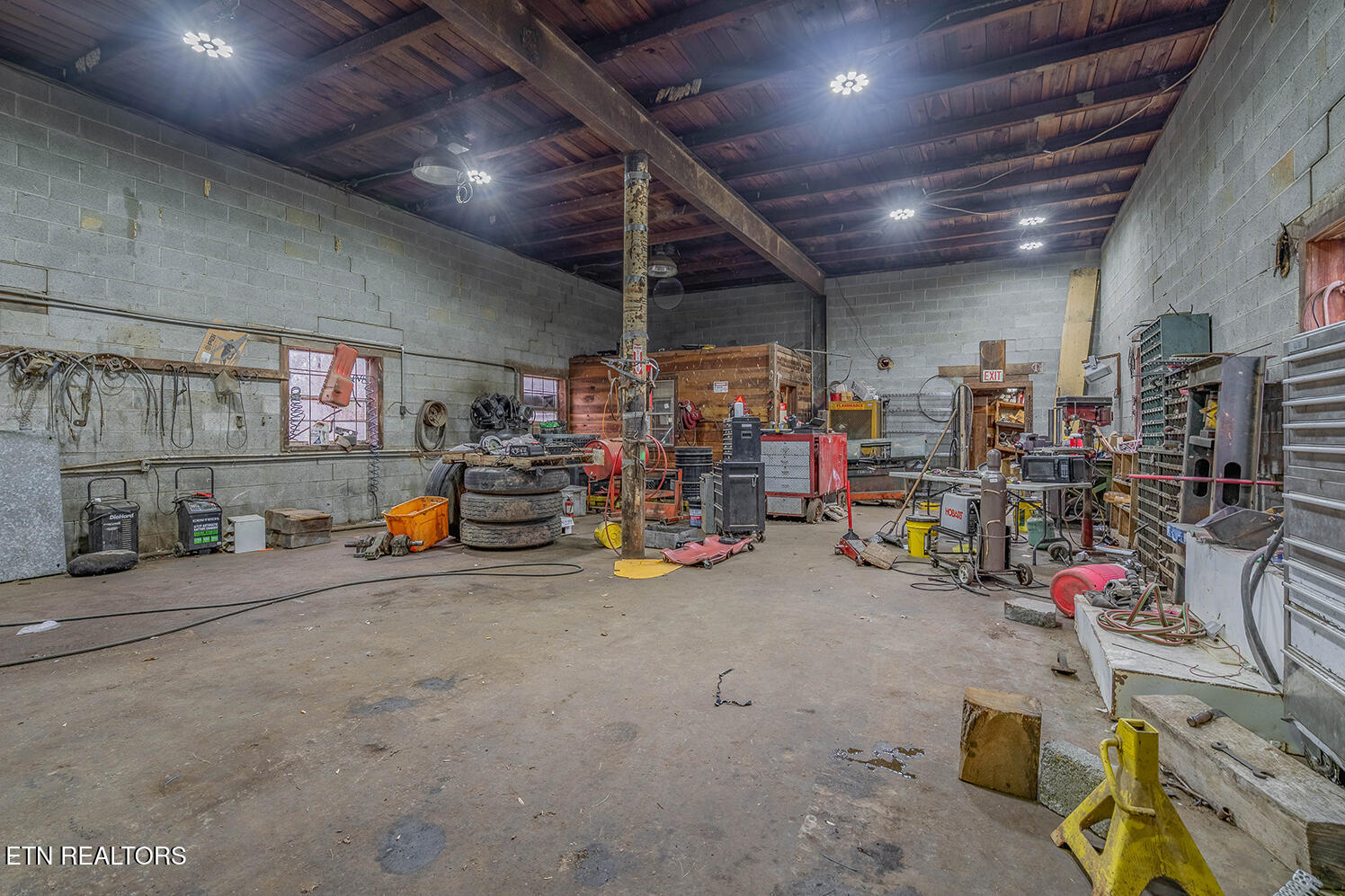 147 R & R Sawmill Road Harriman, TN 37748 - Photo 35 of 55 A7309858-HDR
