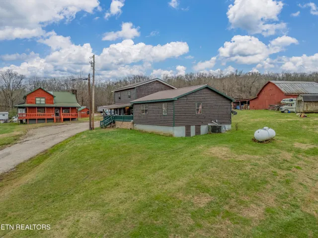 $1,150,000 | 147 R & R Sawmill Road, Harriman, TN 37748