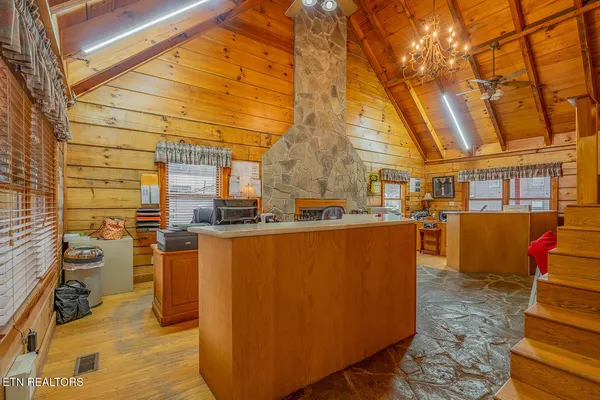 $1,100,000 | 147 R & R Sawmill Road, Harriman, TN 37748