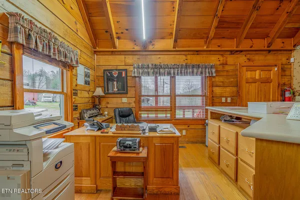 $1,100,000 | 147 R & R Sawmill Road, Harriman, TN 37748