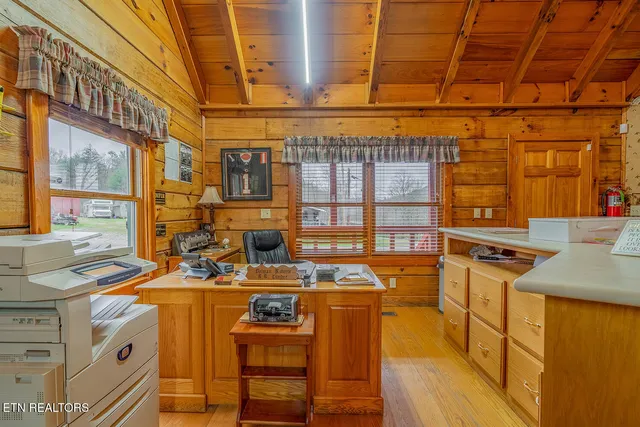 $1,150,000 | 147 R & R Sawmill Road, Harriman, TN 37748