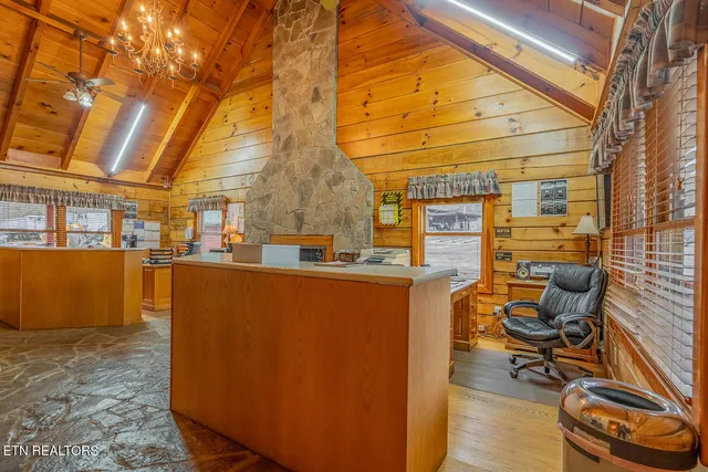 $1,150,000 | 147 R & R Sawmill Road, Harriman, TN 37748