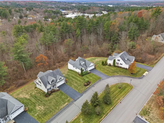 $615,000 | 10 Dewberry Lane, Hooksett, NH 03106