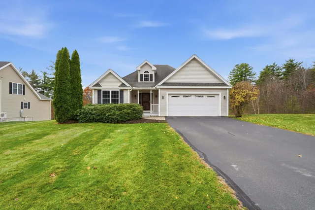 $615,000 | 10 Dewberry Lane, Hooksett, NH 03106