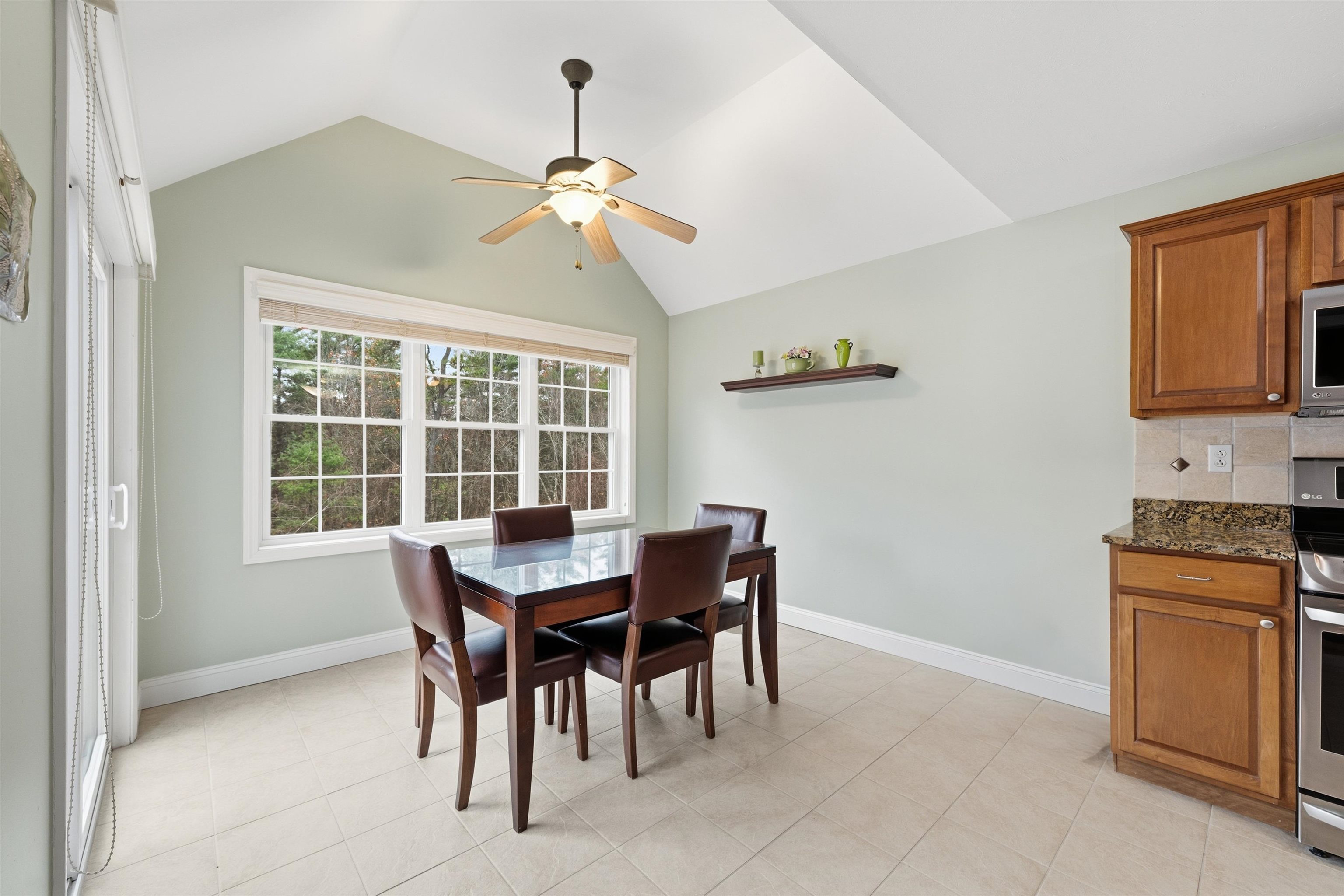 10 Dewberry Lane Hooksett, NH 03106 - Photo 25 of 42