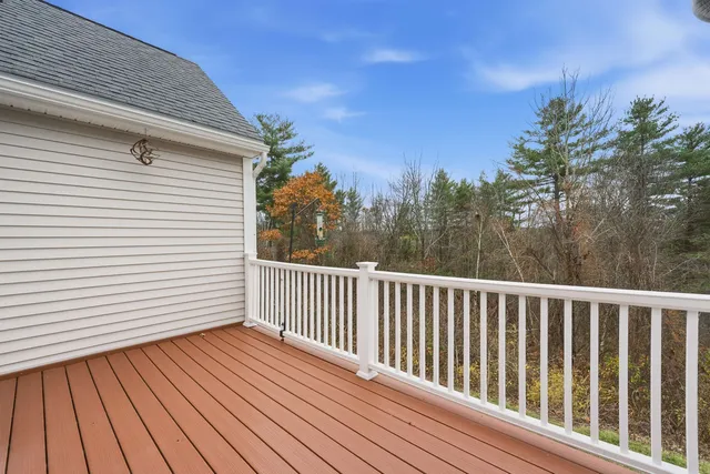 $615,000 | 10 Dewberry Lane, Hooksett, NH 03106