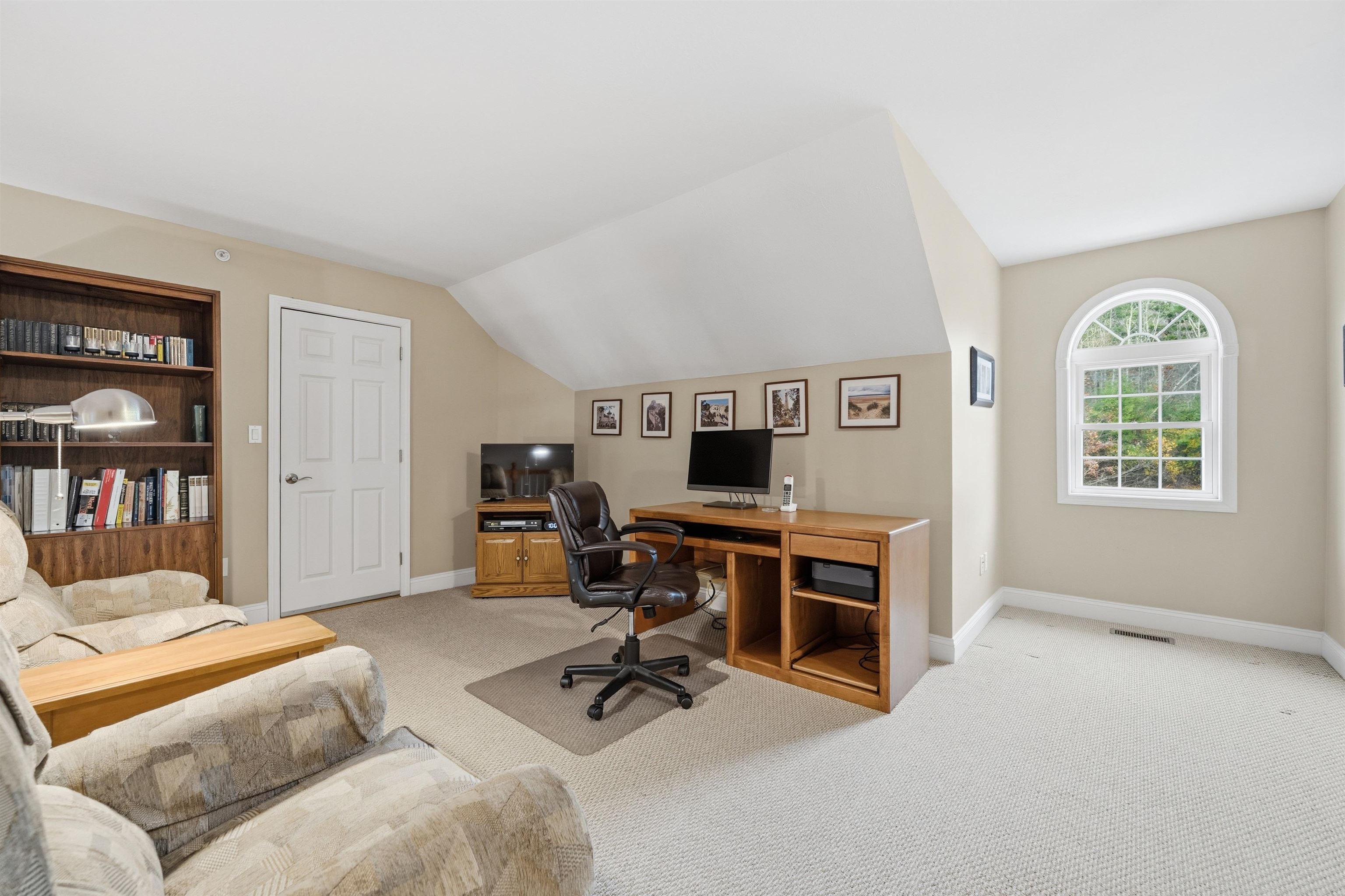 10 Dewberry Lane Hooksett, NH 03106 - Photo 34 of 42