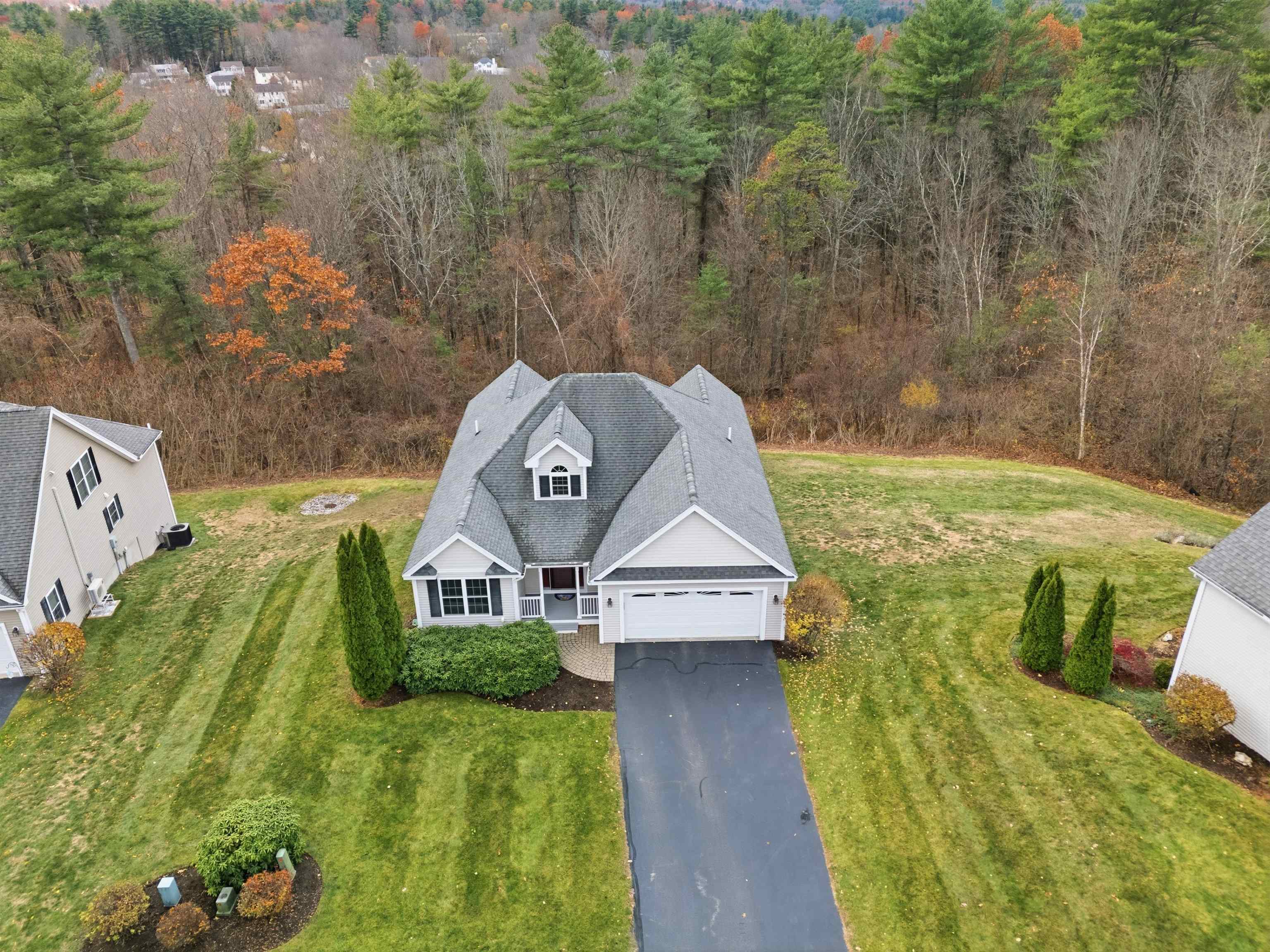 10 Dewberry Lane Hooksett, NH 03106 - Photo 4 of 42